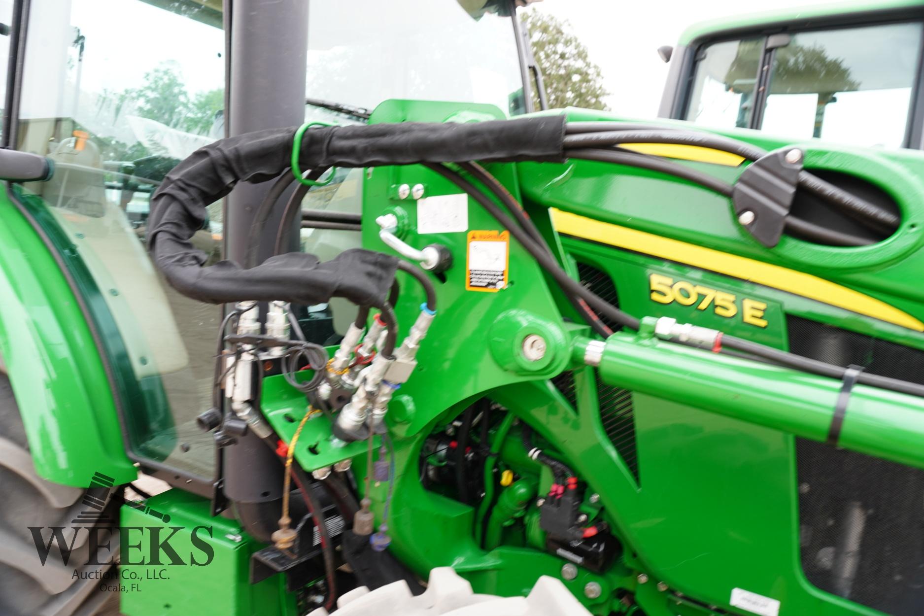 JOHN DEERE 5075E W/LOADER