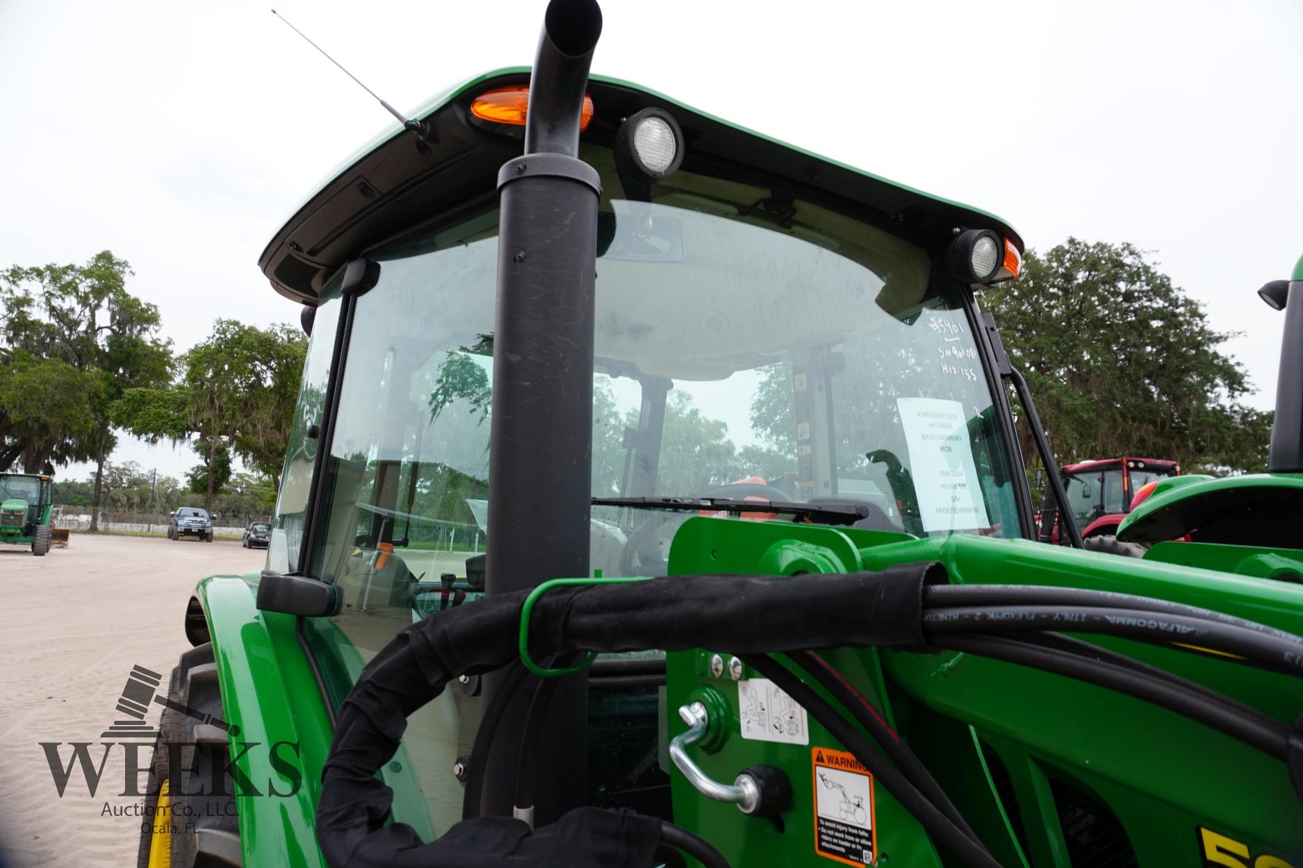 JOHN DEERE 5075E W/LOADER