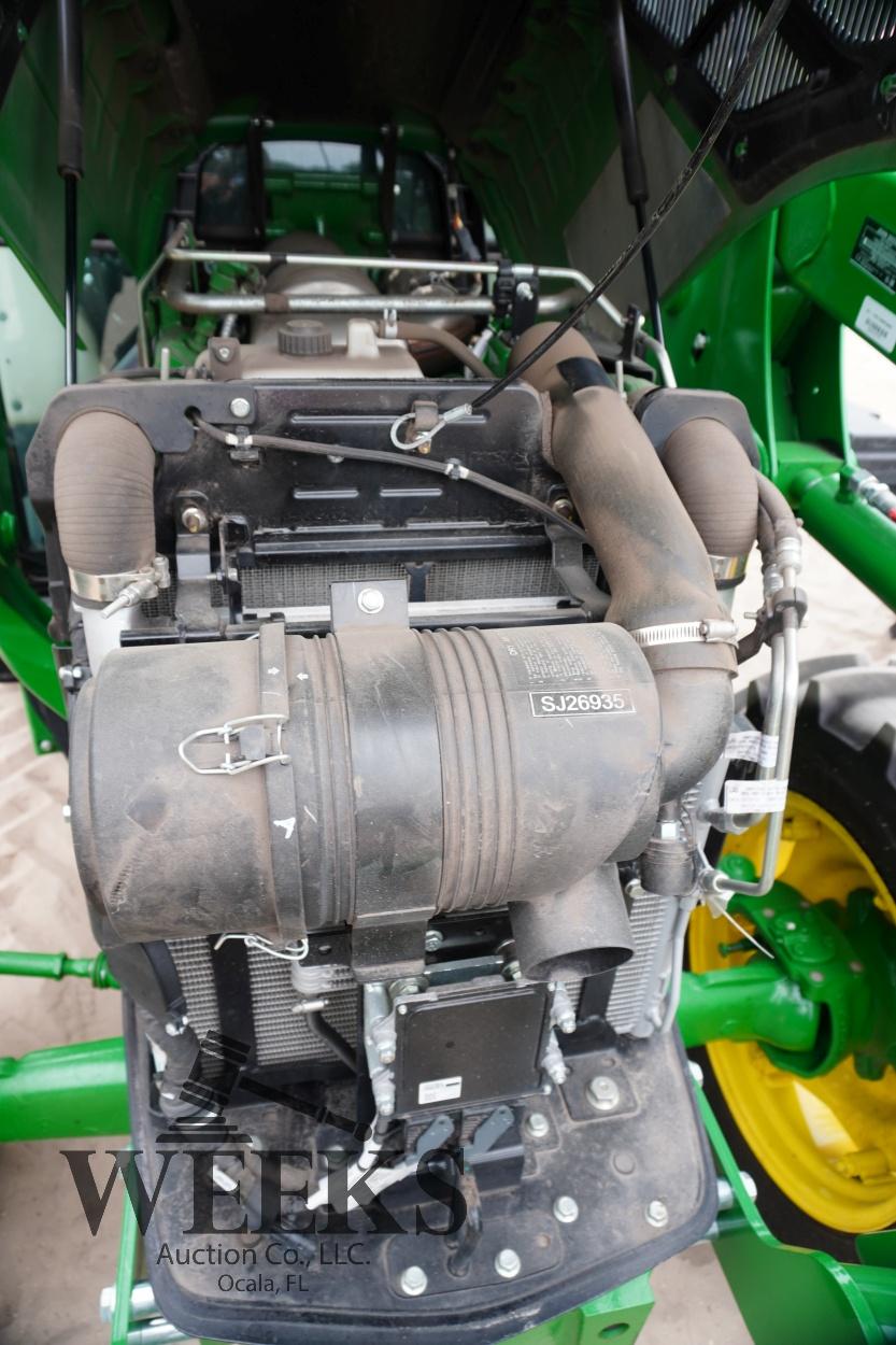 JOHN DEERE 5075E W/LOADER
