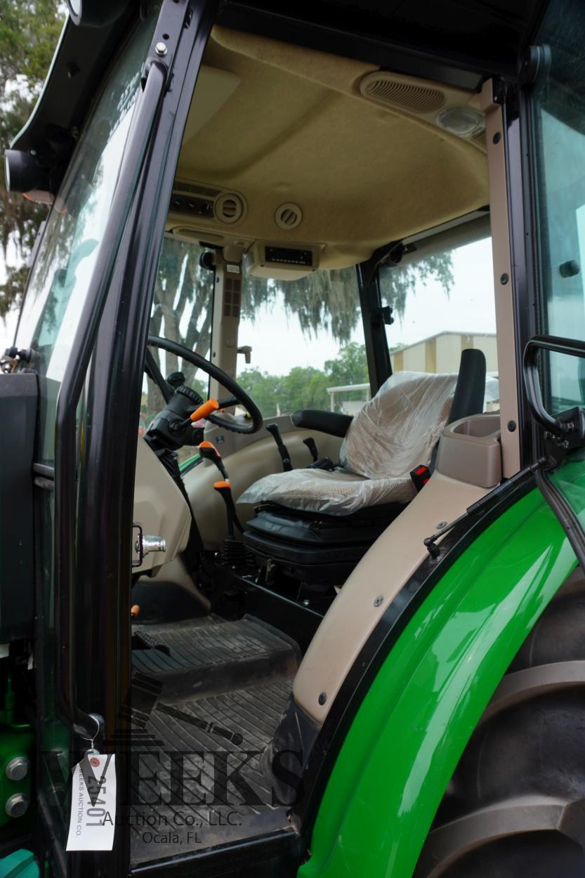 JOHN DEERE 5075E W/LOADER