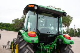 JOHN DEERE 5075E W/LOADER
