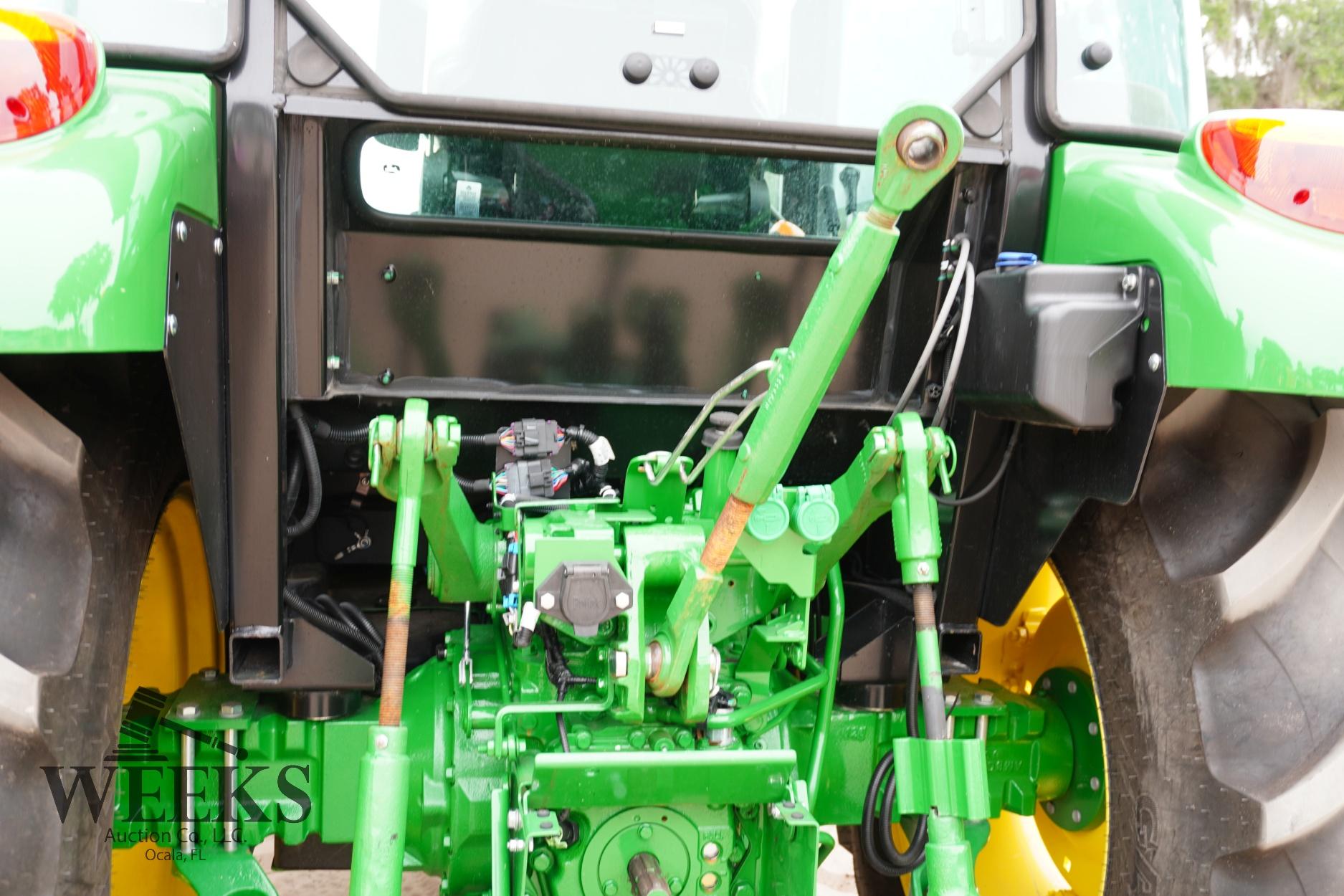 JOHN DEERE 5075E W/LOADER