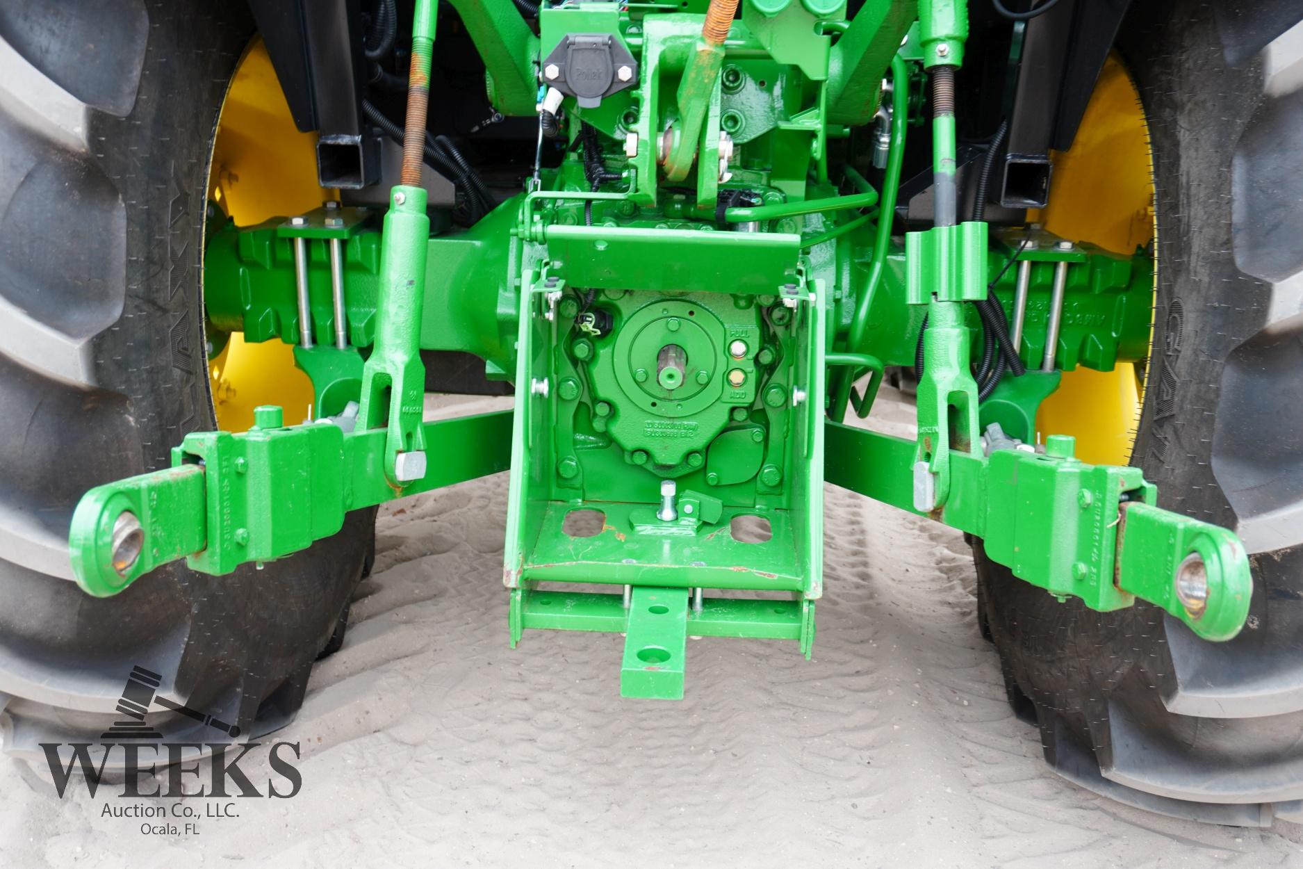 JOHN DEERE 5075E W/LOADER