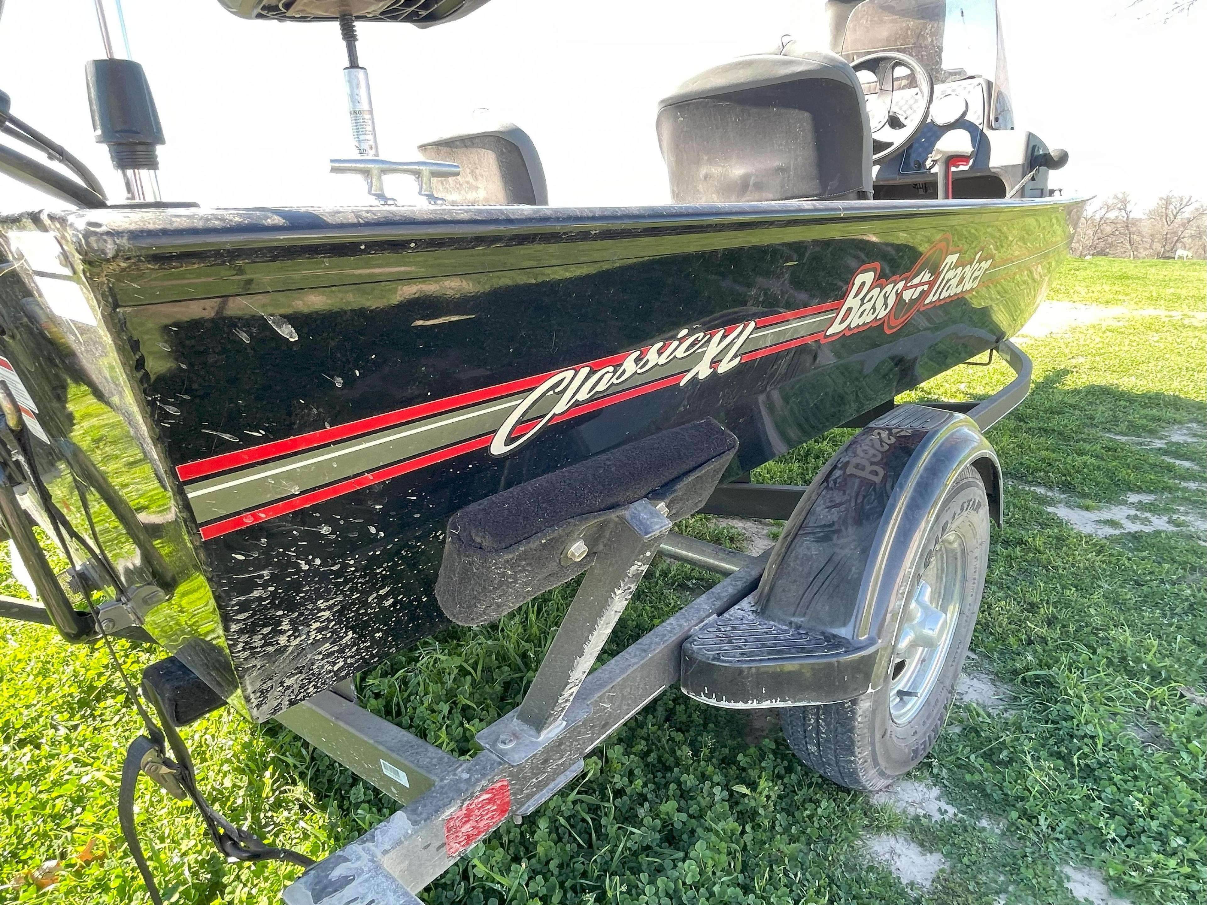 LOCATION WORTHAM, TX: 2019 Tracker Classic XL Aluminum Hull Bass Boat, 16' 8" Length, 6' 5" Beam, 78