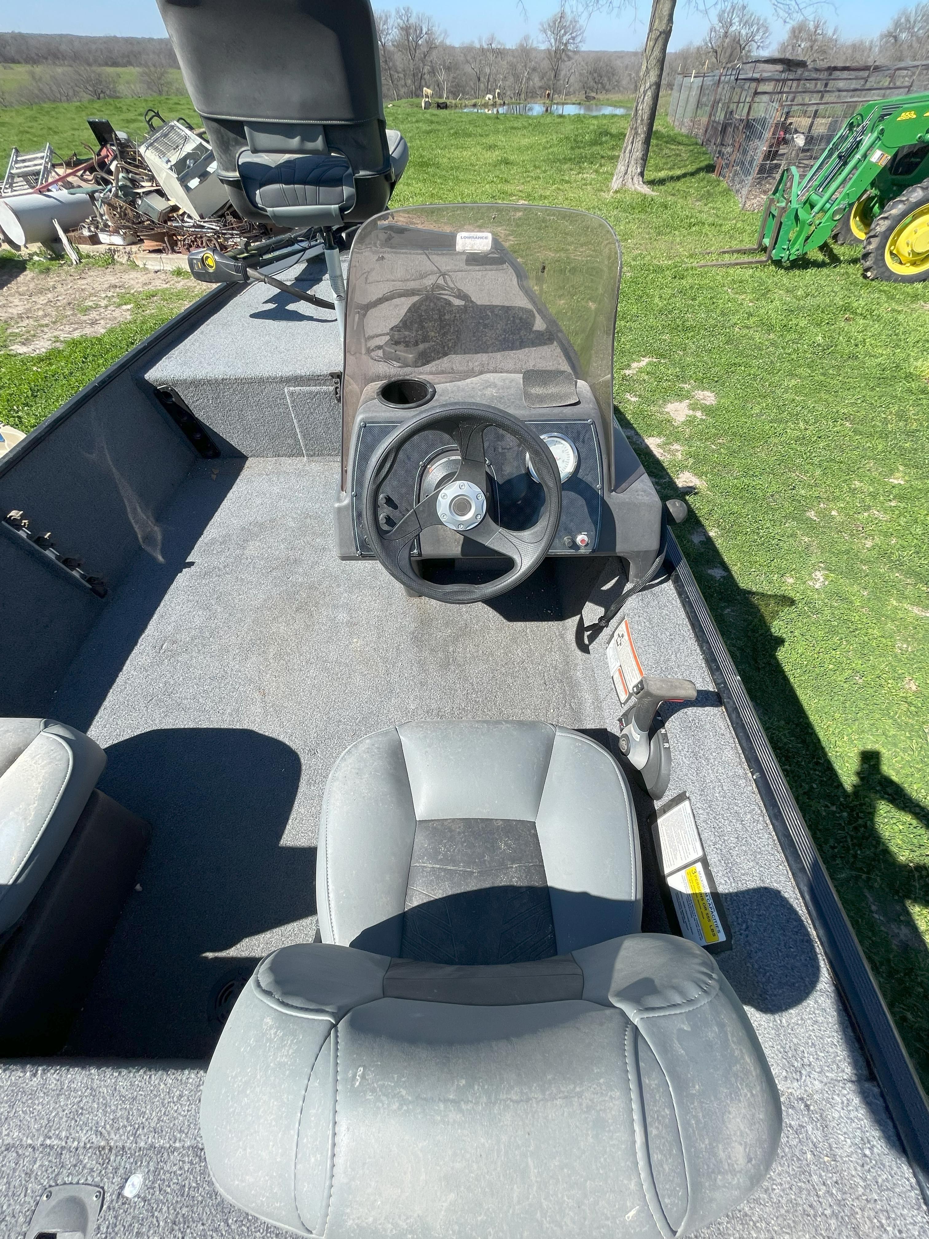 LOCATION WORTHAM, TX: 2019 Tracker Classic XL Aluminum Hull Bass Boat, 16' 8" Length, 6' 5" Beam, 78