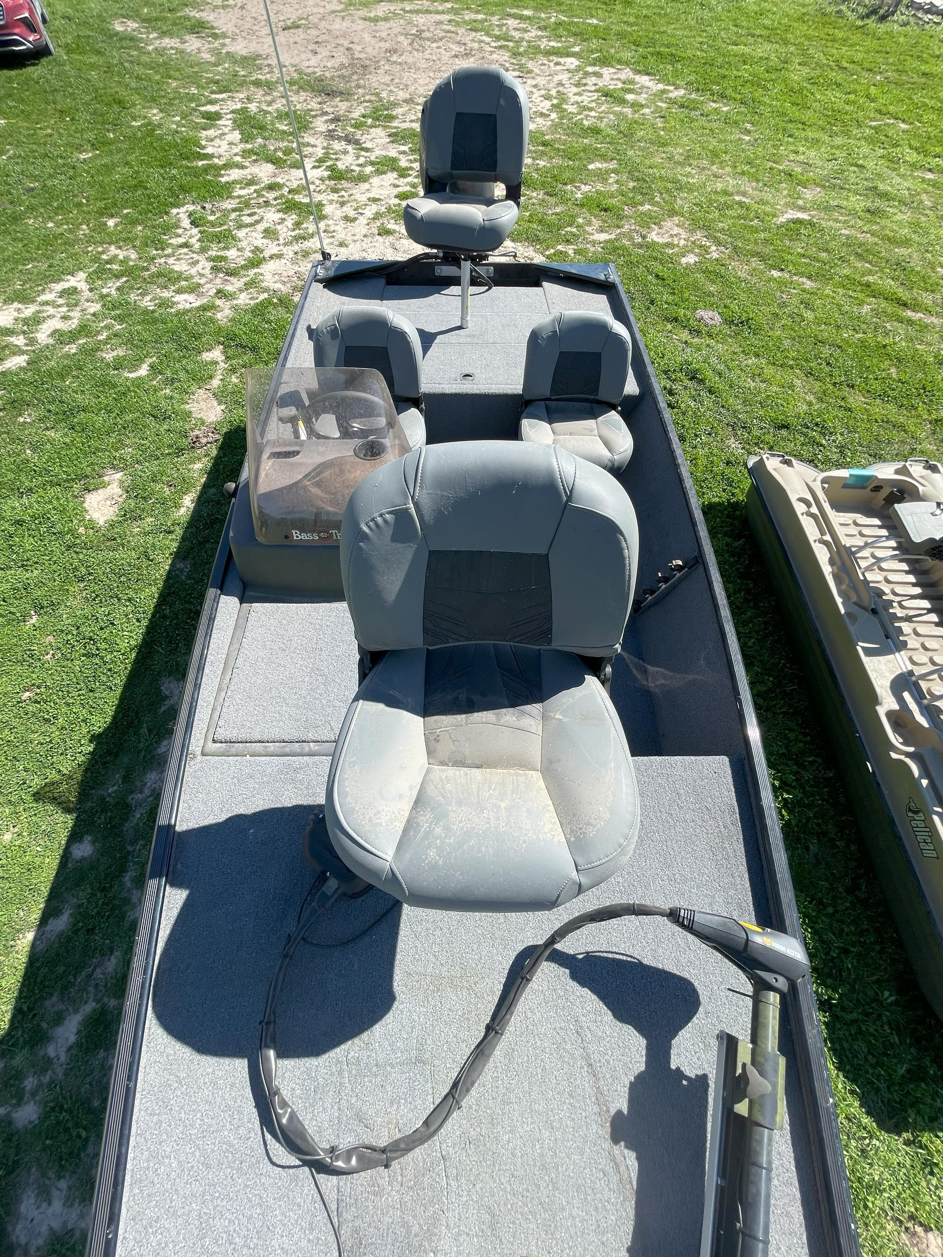 LOCATION WORTHAM, TX: 2019 Tracker Classic XL Aluminum Hull Bass Boat, 16' 8" Length, 6' 5" Beam, 78