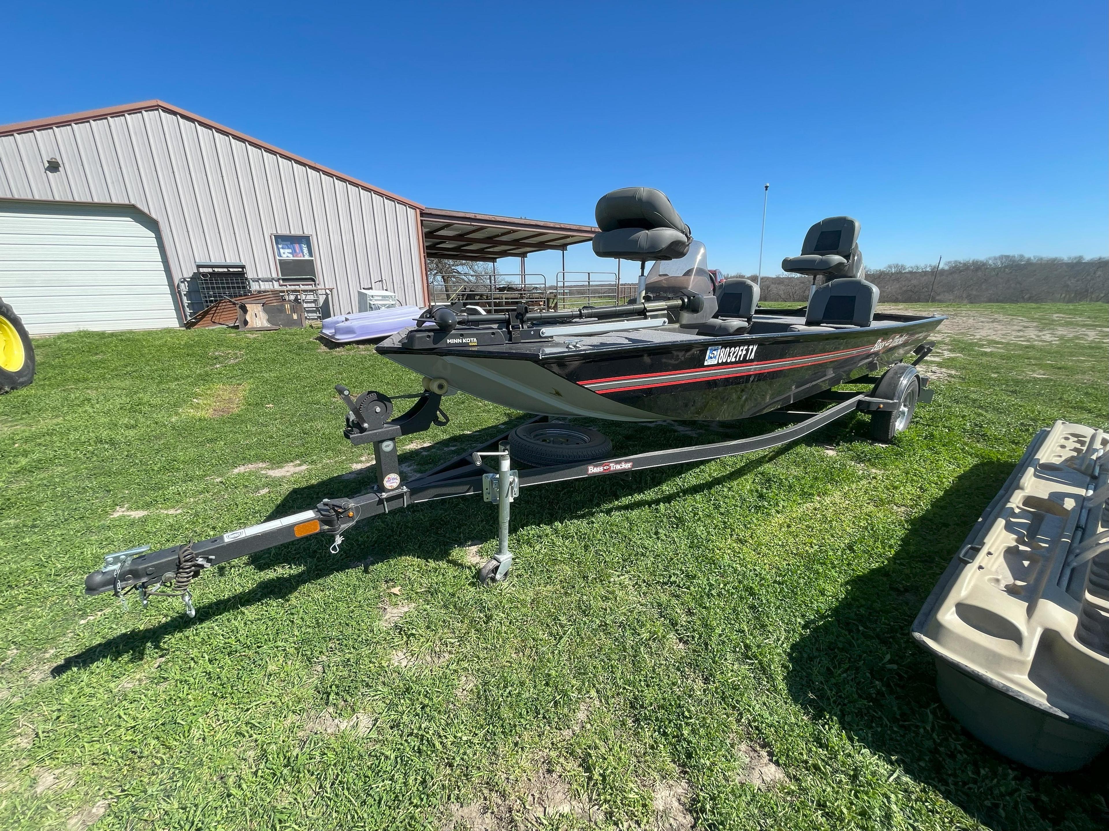 LOCATION WORTHAM, TX: 2019 Tracker Classic XL Aluminum Hull Bass Boat, 16' 8" Length, 6' 5" Beam, 78