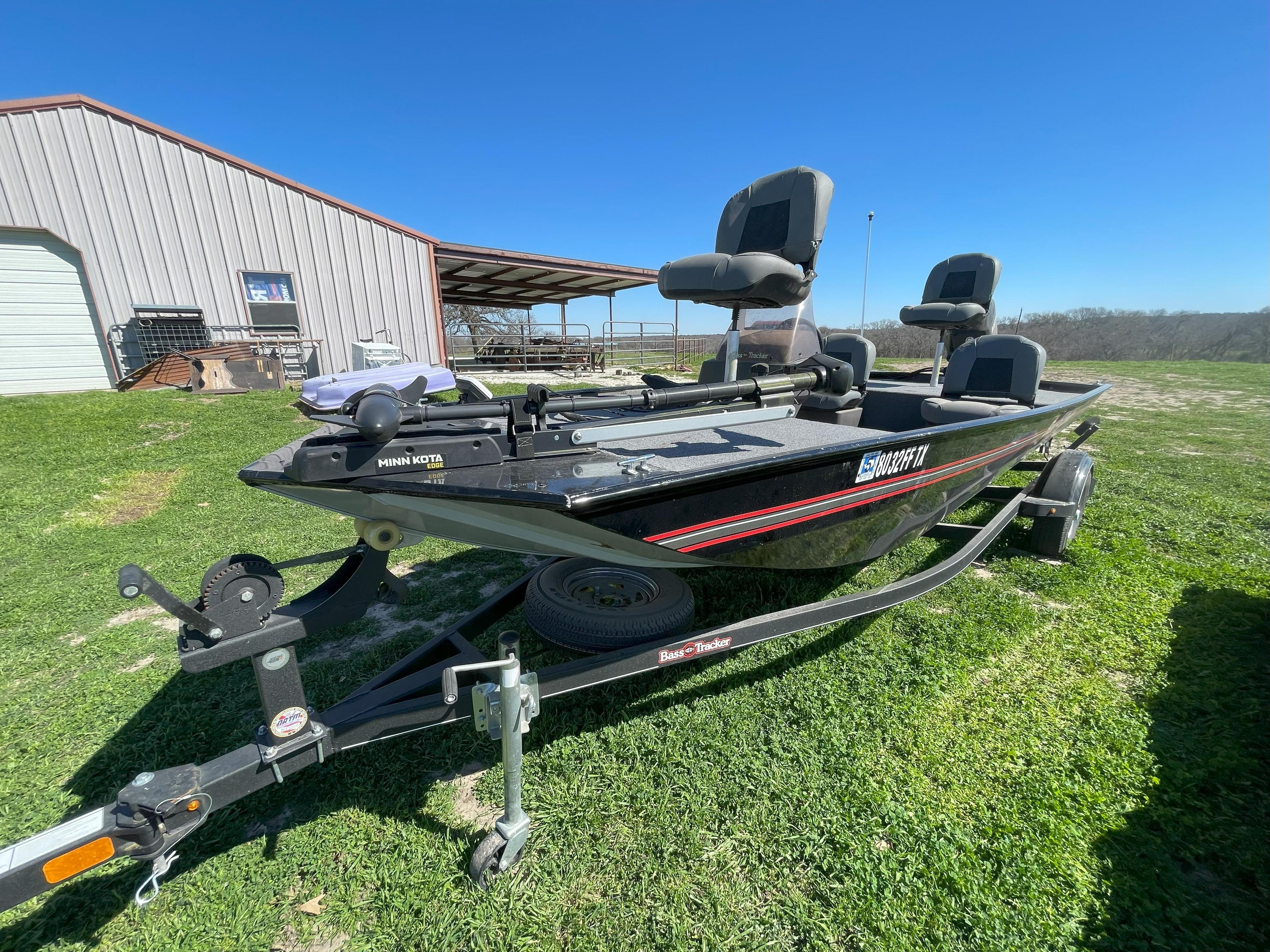 LOCATION WORTHAM, TX: 2019 Tracker Classic XL Aluminum Hull Bass Boat, 16' 8" Length, 6' 5" Beam, 78