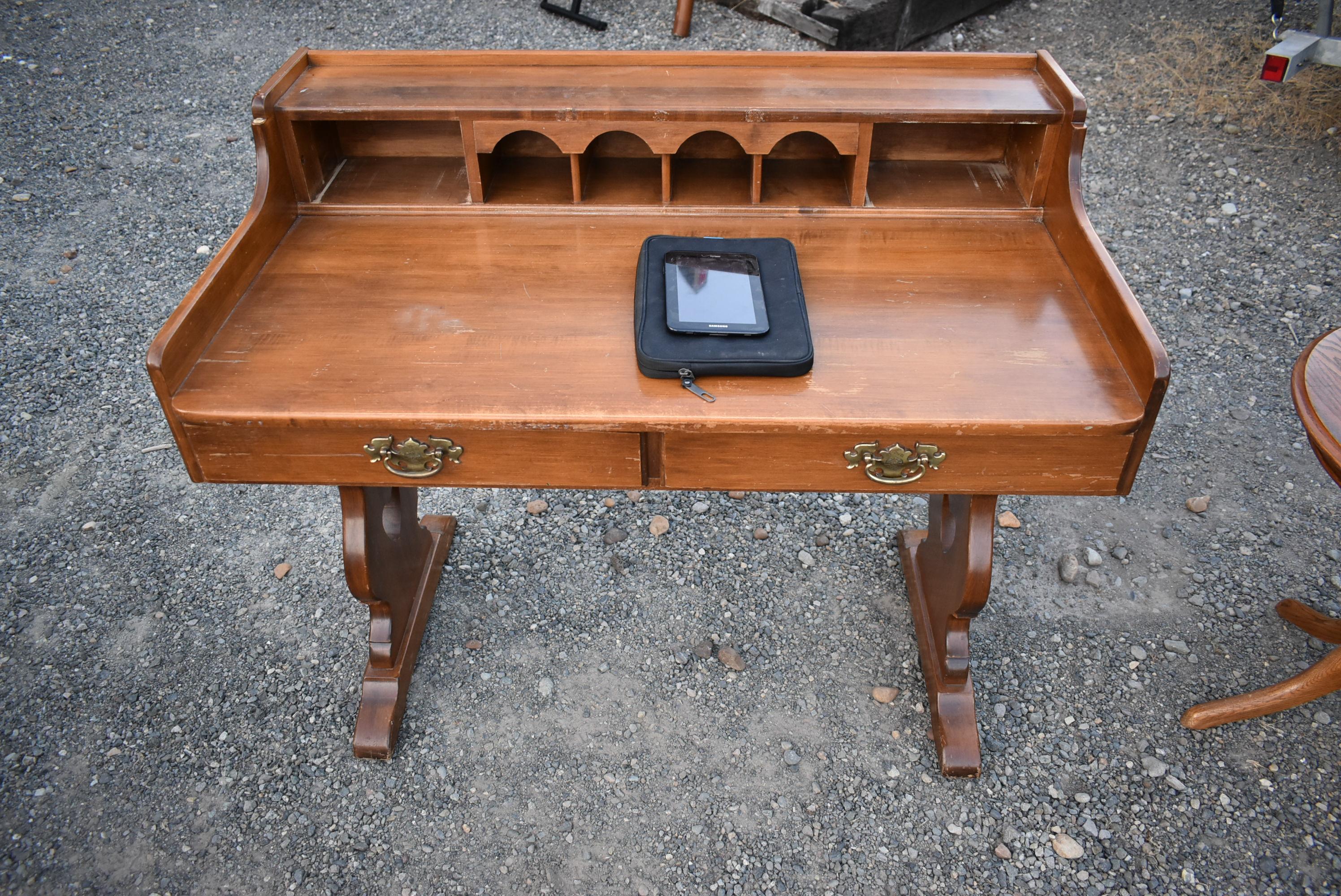 CHECK OUT THESE AWESOME EARLY BIRD AUCTION ITEMS!
