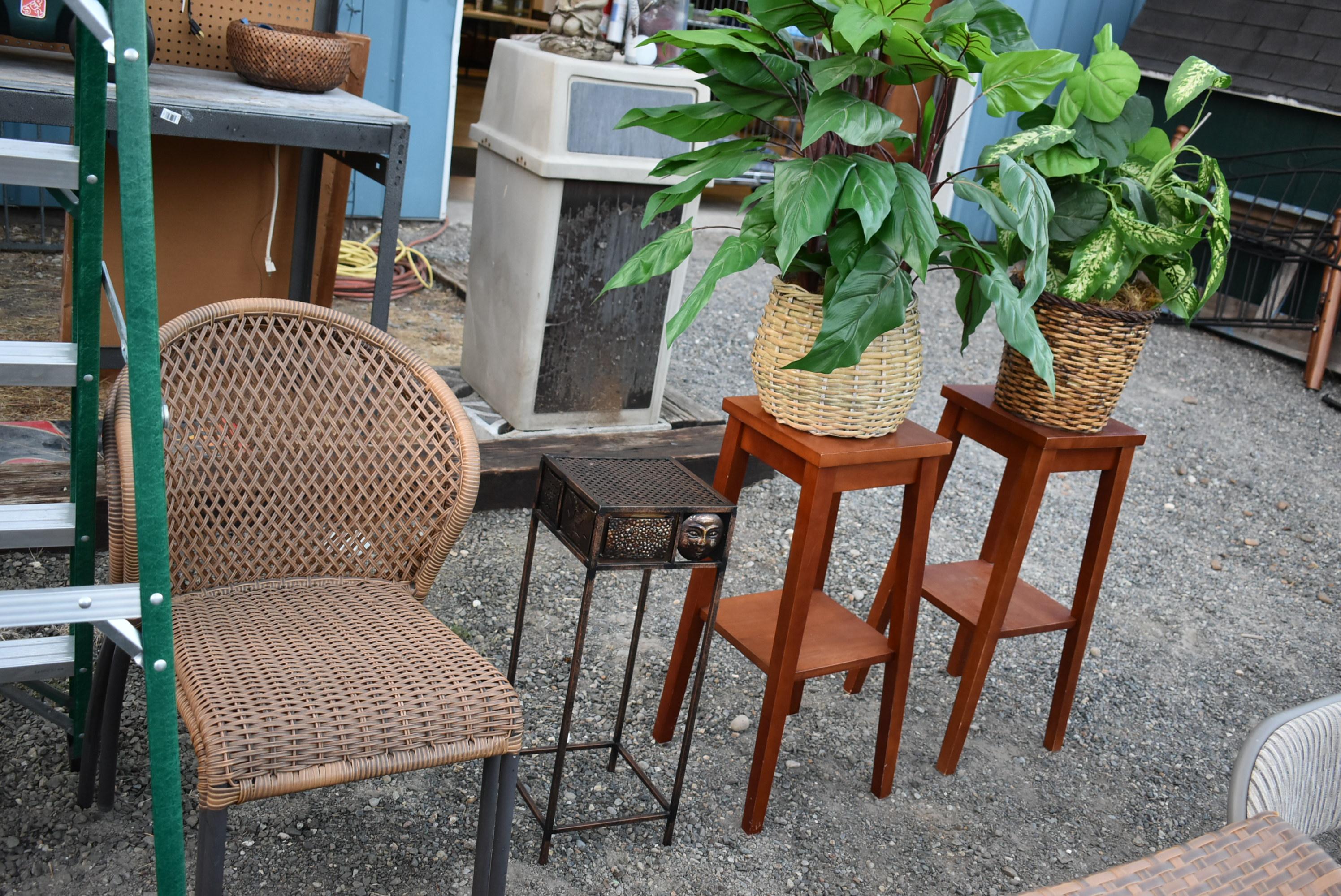 CHECK OUT THESE AWESOME EARLY BIRD AUCTION ITEMS!