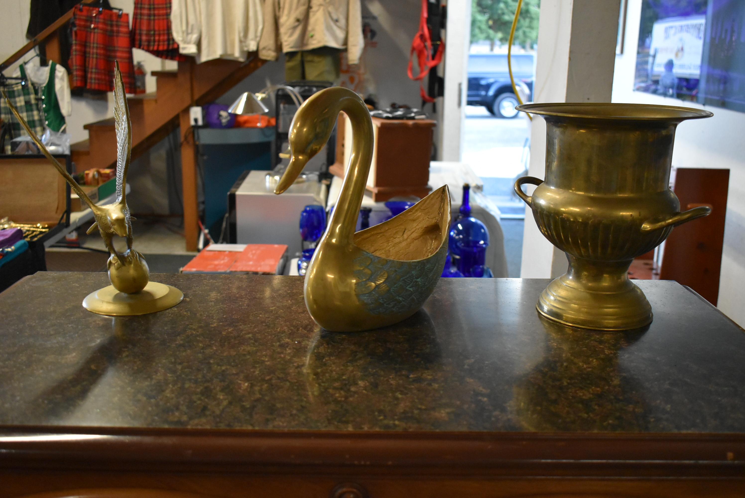 CHECK OUT THESE AWESOME EARLY BIRD AUCTION ITEMS!