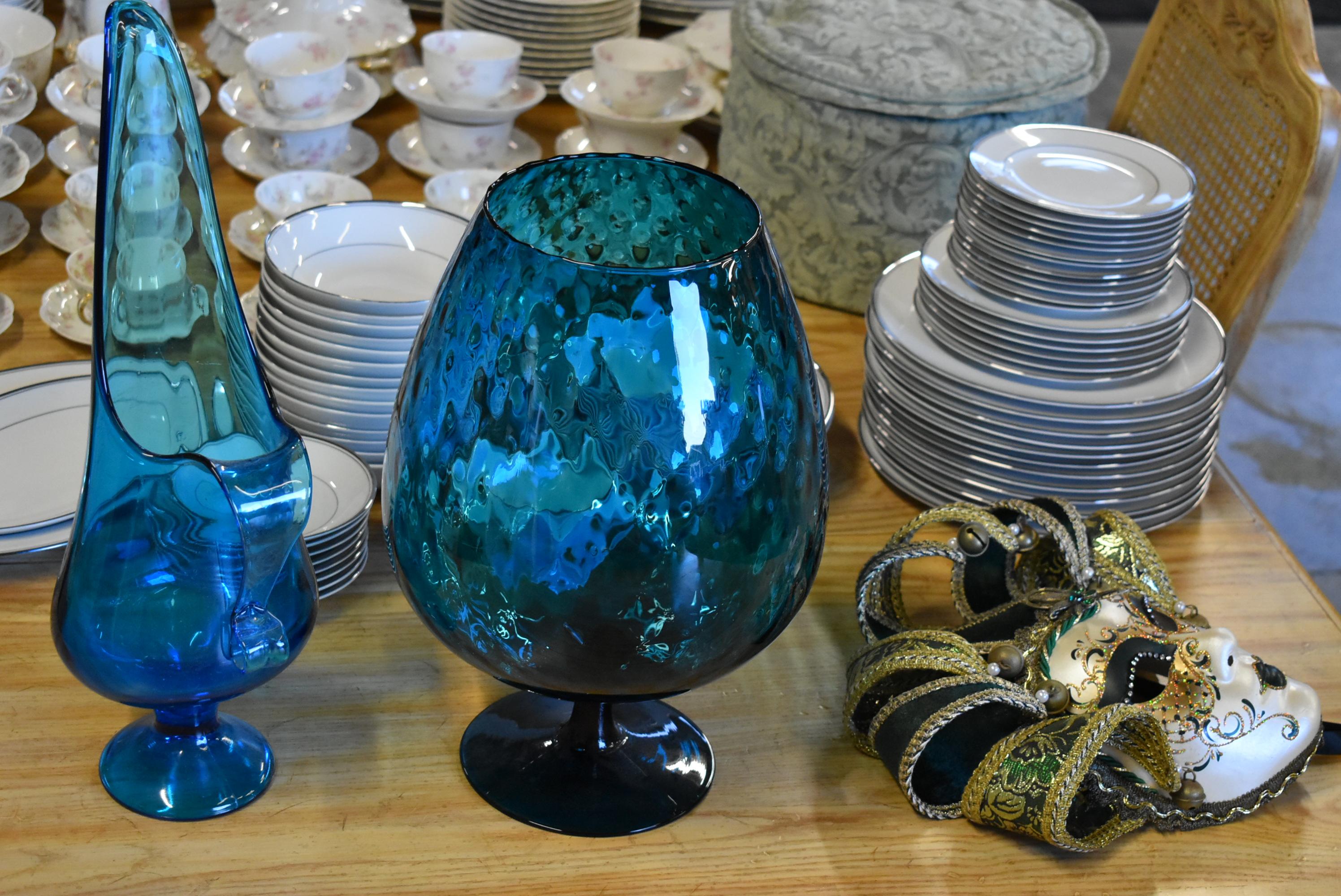 CHECK OUT THESE AWESOME EARLY BIRD AUCTION ITEMS!
