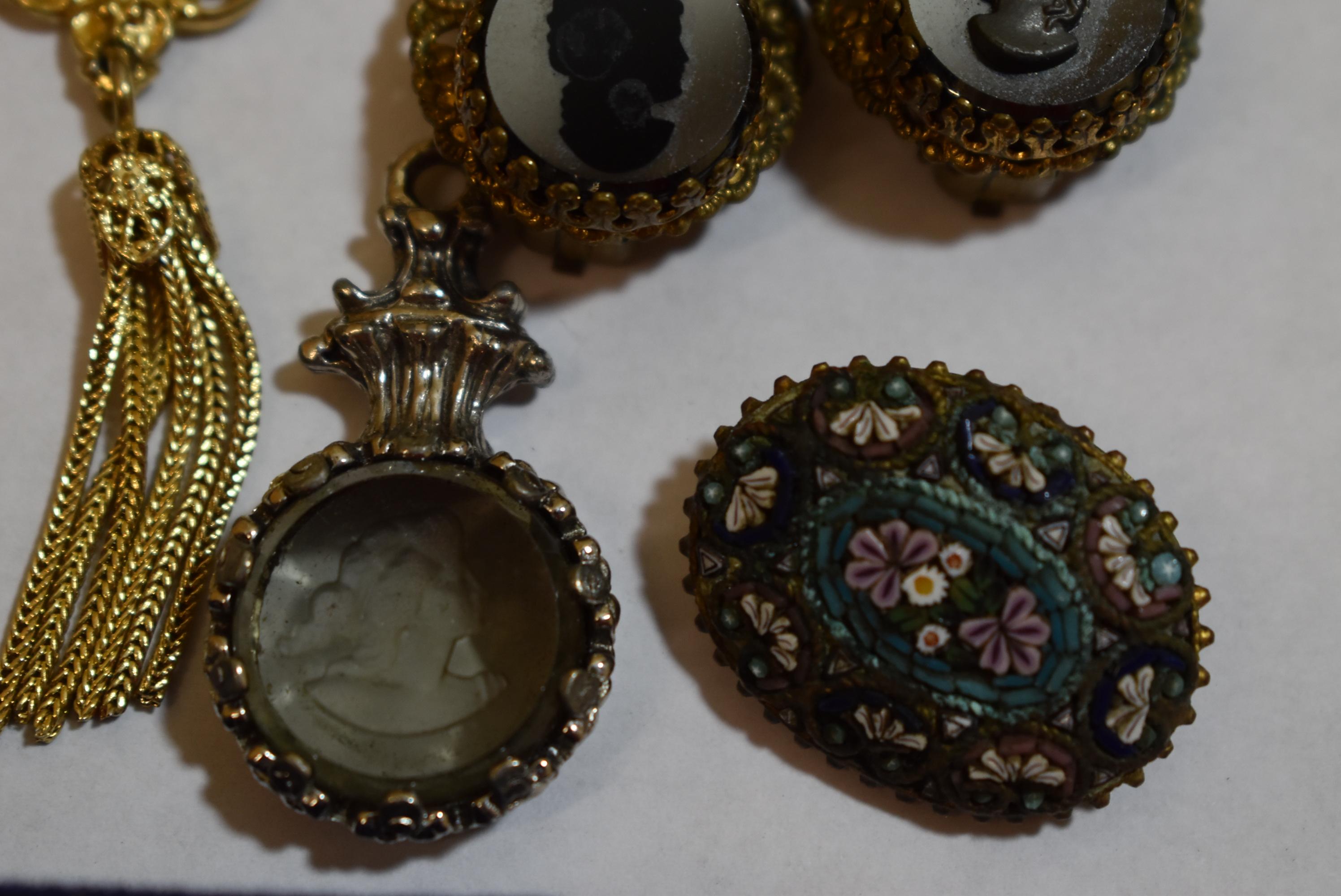 STUNNING CAMEO'S & PINS!!