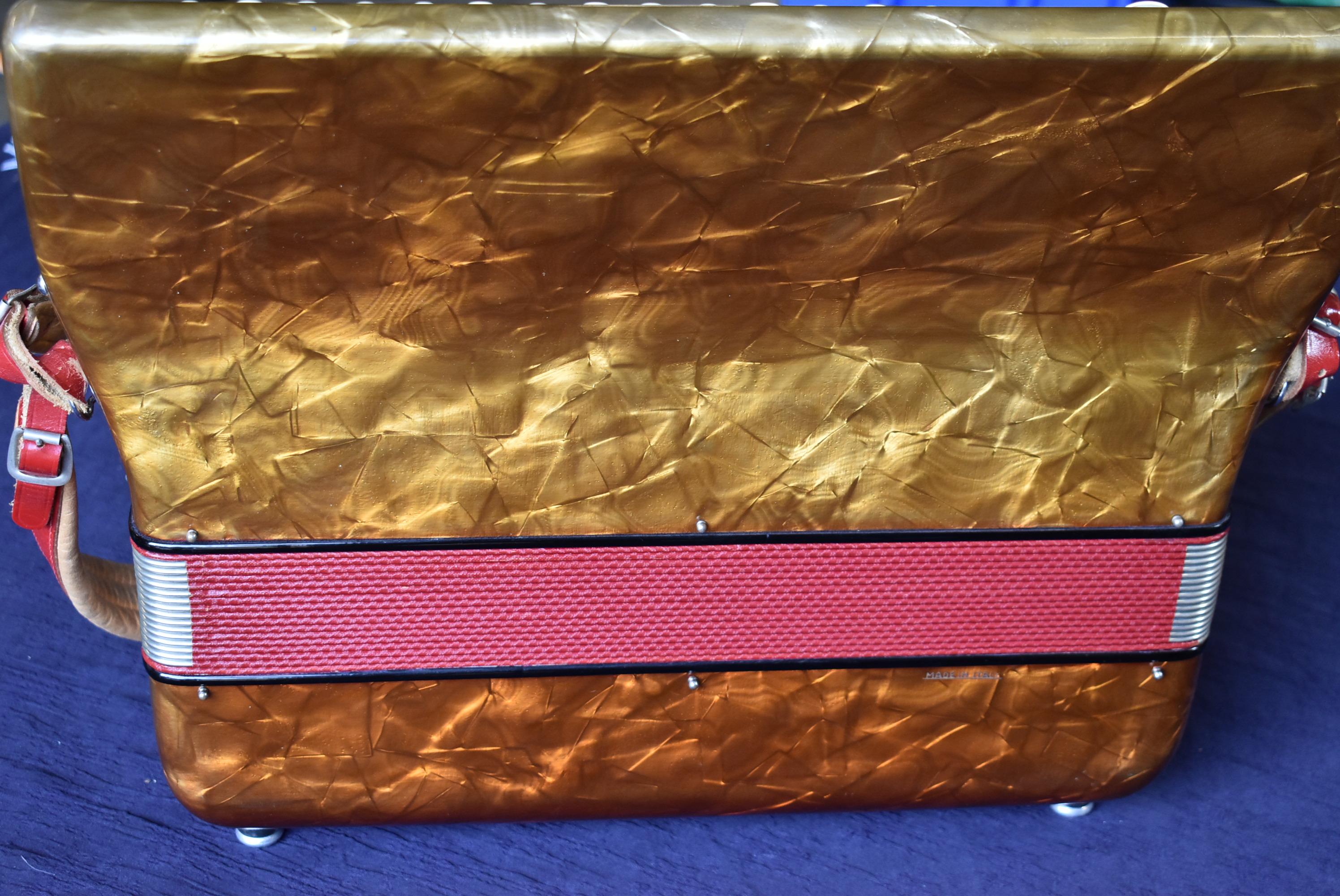 STUNNING BORSINI CASTELFIDARDO ACCORDION!!