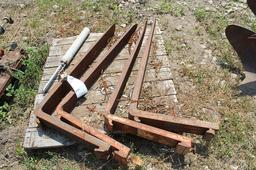 2 PAIR OF 42' FORKLIFT FORKS