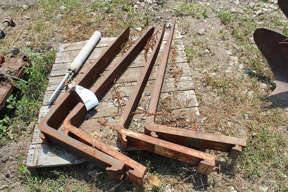 2 PAIR OF 42' FORKLIFT FORKS