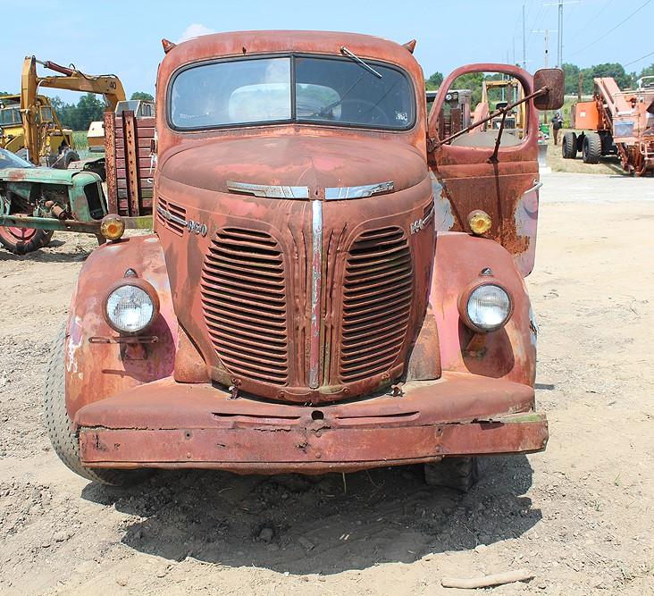 1940'S REO SPEEDWAGON 1.5 TON DUAL WHEELED TRUCK - HOIST, BEEN IN WEEDS FOR A LONG TIME