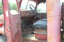 1940'S REO SPEEDWAGON 1.5 TON DUAL WHEELED TRUCK - HOIST, BEEN IN WEEDS FOR A LONG TIME