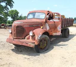 1940'S REO SPEEDWAGON 1.5 TON DUAL WHEELED TRUCK - HOIST, BEEN IN WEEDS FOR A LONG TIME
