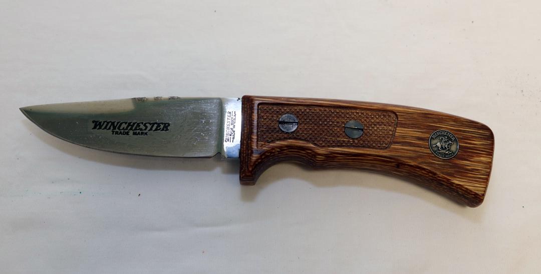 (3) KNIVES: A WINCHESTER HUNTING WOODEN HANDLE 8" AND A WINCHESTER HUNTING