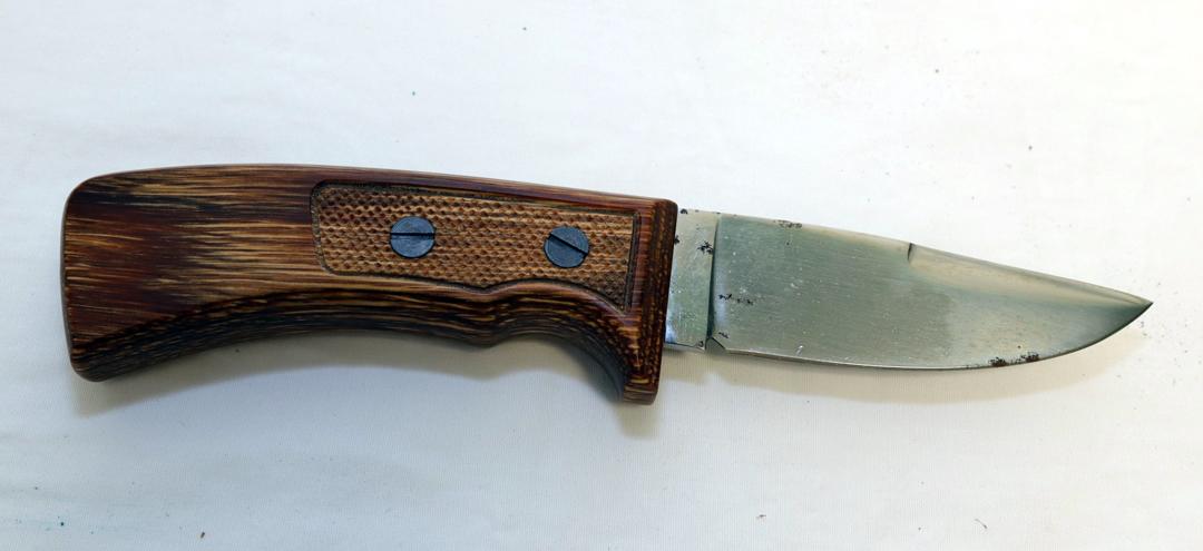 (3) KNIVES: A WINCHESTER HUNTING WOODEN HANDLE 8" AND A WINCHESTER HUNTING