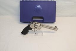 SMITH & WESSON 44 MAG REVOLVER, MODEL 629 CLASSIC, 6" BARREL WITH HARD CASE