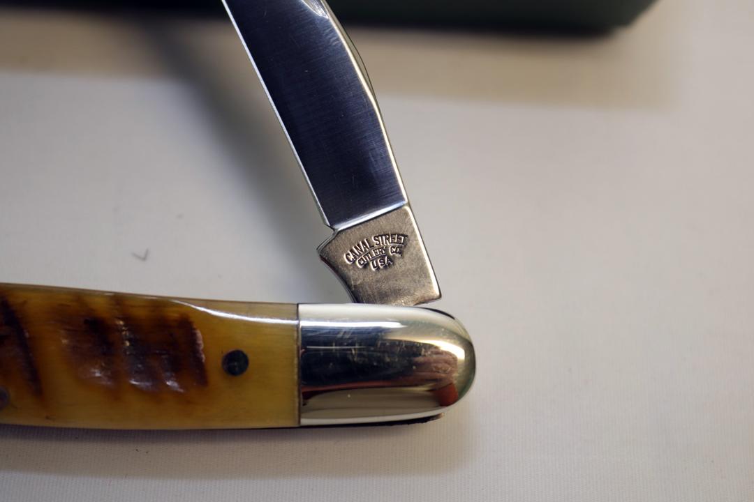 CANAL STREET #2196321-NKM910 MUSKRAT FOLDING KNIFE AND BOX