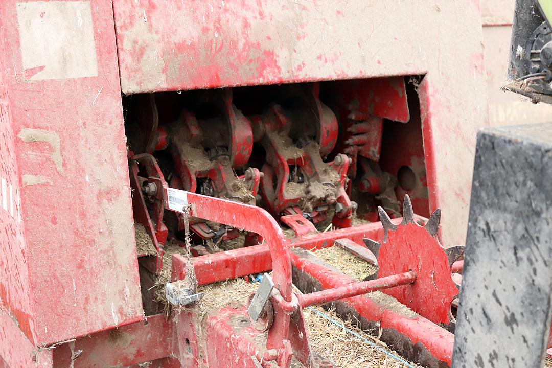 New Holland Model 575 Baler