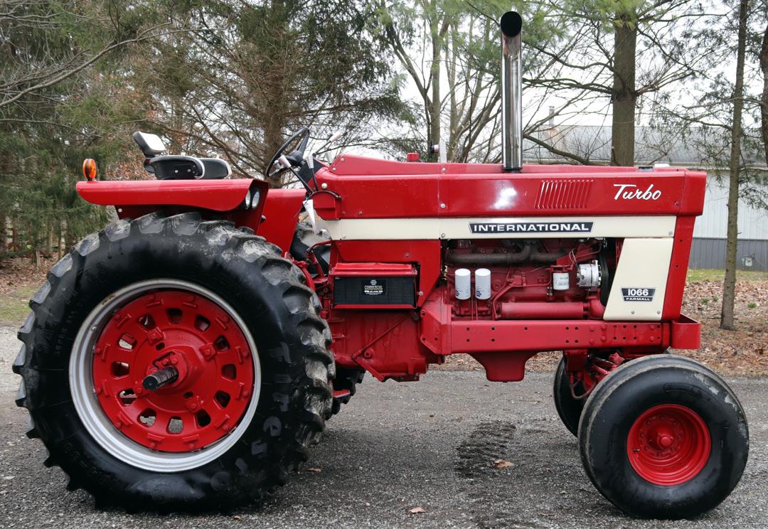 EXCELLENT INTERNATIONAL 1066 WIDE FRONT TURBO DIESEL TRACTOR