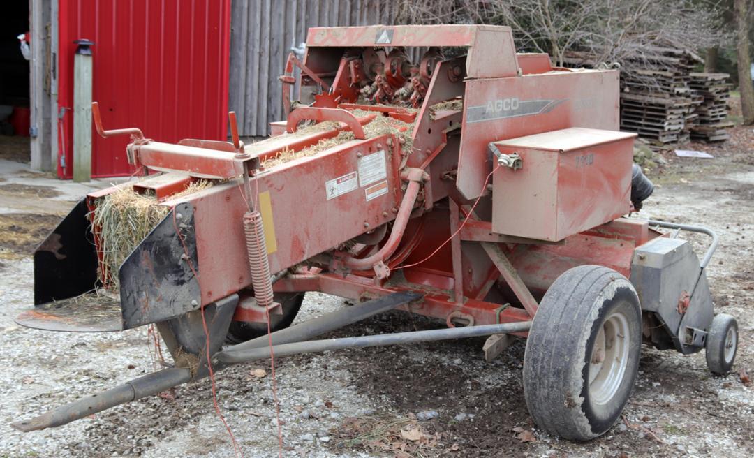 AGCO HESSTON MODEL 7110 WHEELER SN-HS64343 SMALL SQUARE BALER