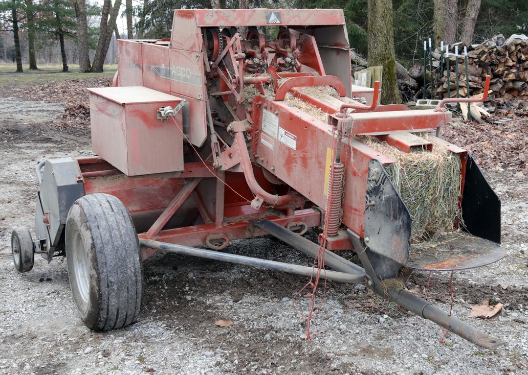 AGCO HESSTON MODEL 7110 WHEELER SN-HS64343 SMALL SQUARE BALER