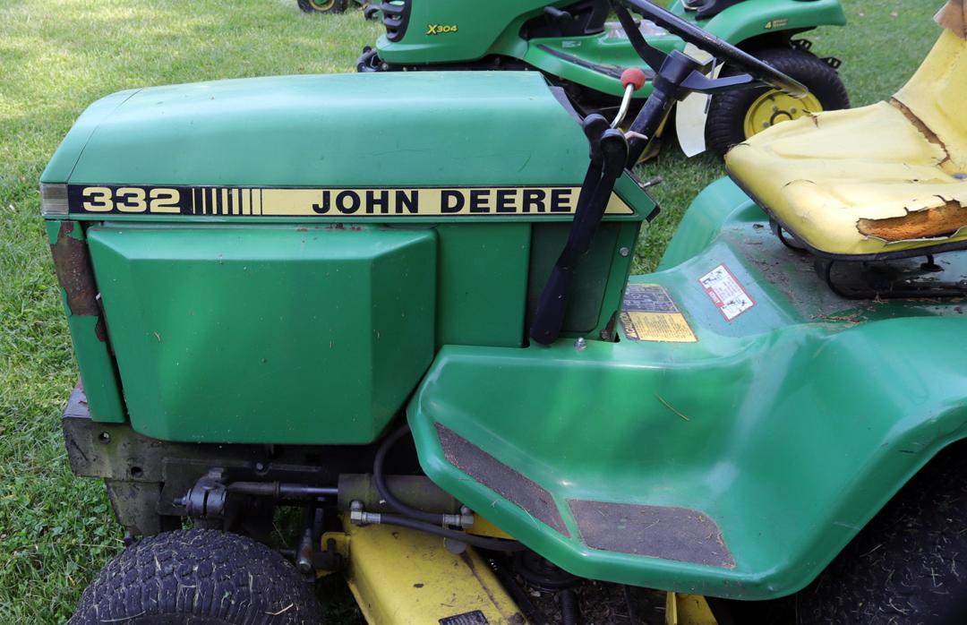 John Deere 332 Diesel Riding Lawn Mower, s/n M00332X100176