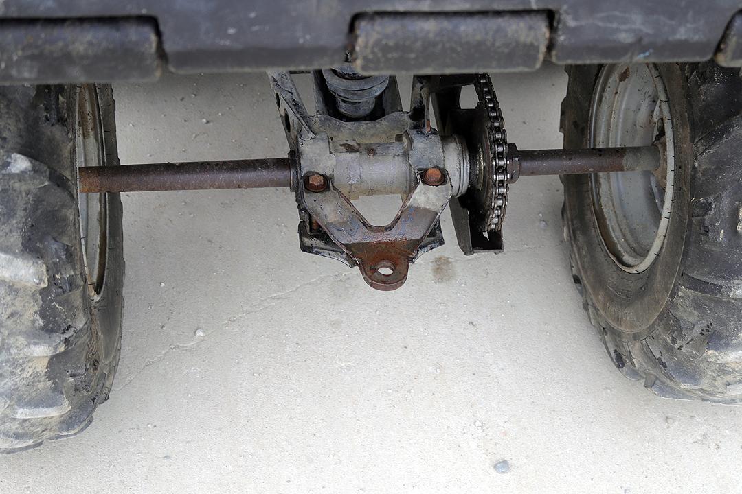 2003 Polaris Sportsman 500 6x6 on demand automatic variable transmission w/ manual dump and front ra