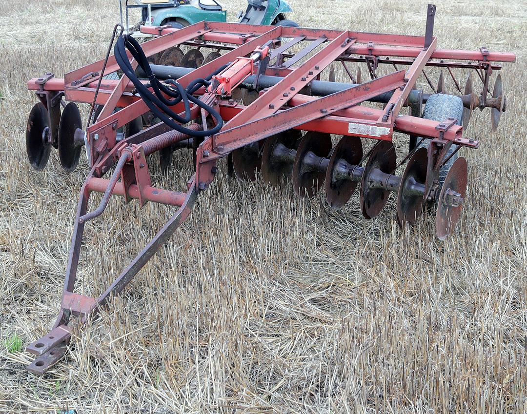 IH model 350, 10' wheel disc ,very good condition