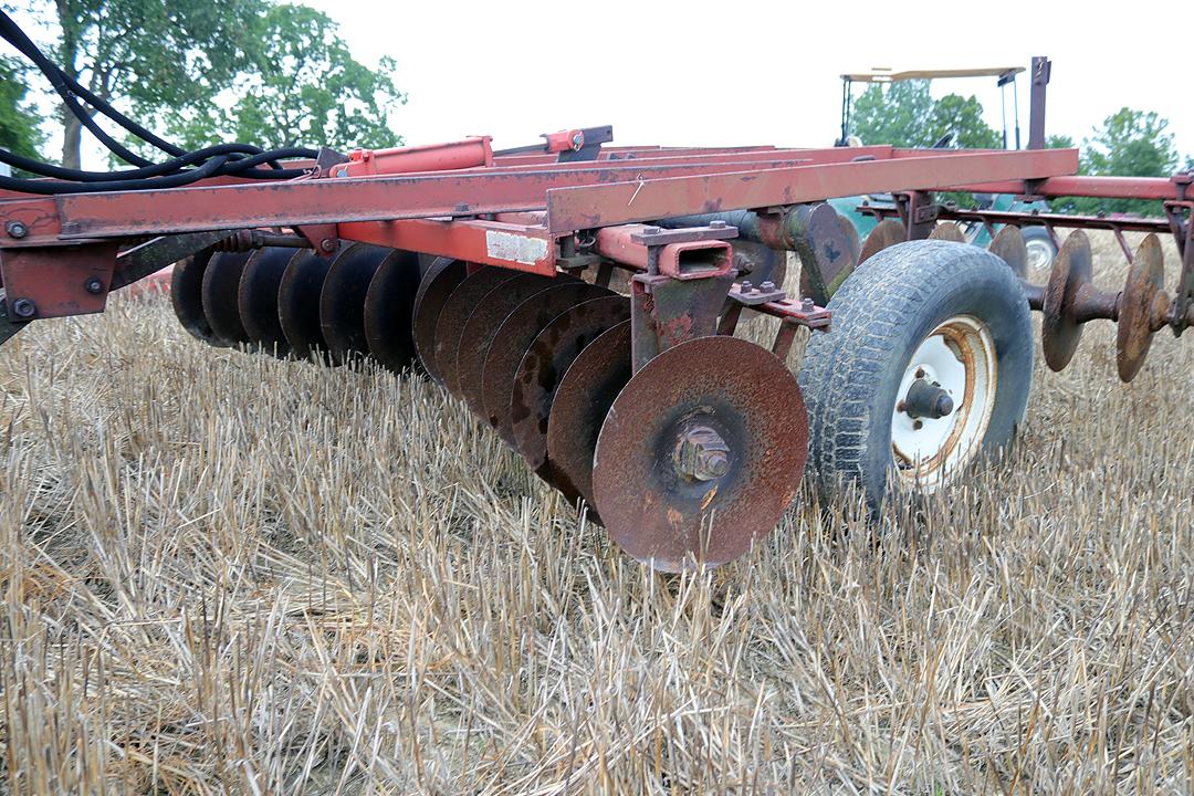 IH model 350, 10' wheel disc ,very good condition