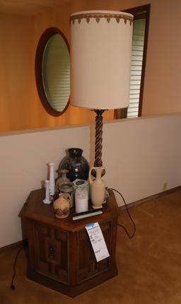 (3) Matching end tables, (2) lamps and other misc. décor