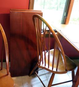 Kitchen table with (2) leaves and (6) chairs