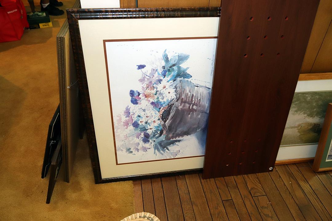 Lot of misc. paintings, prints, wall décor
