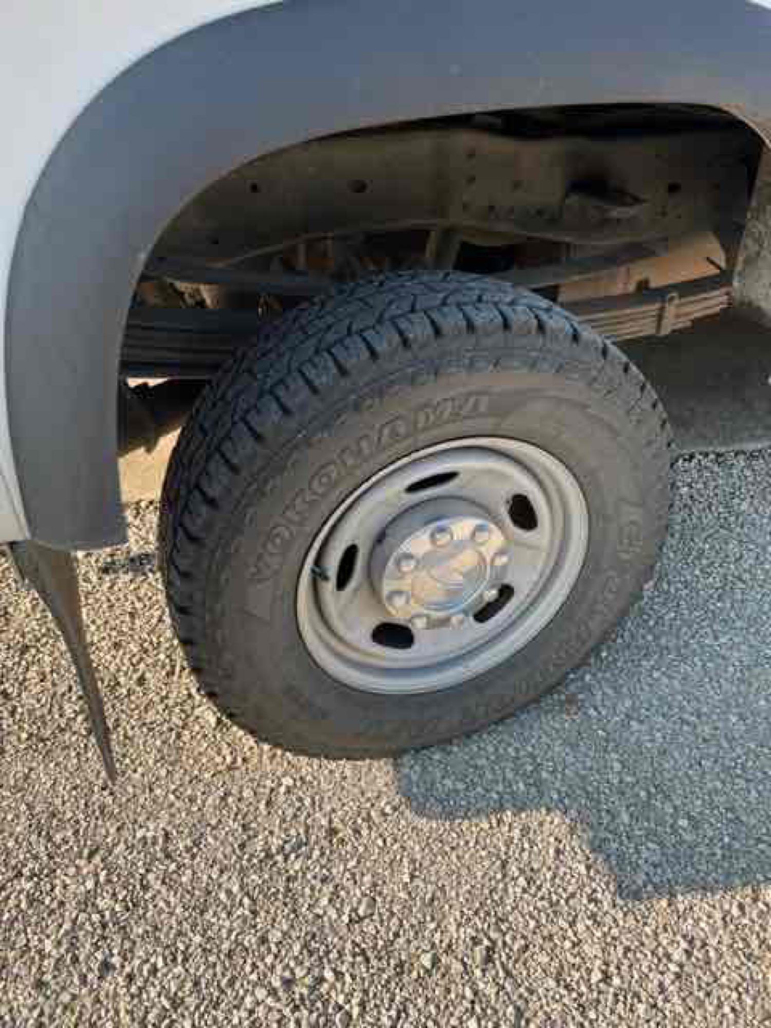 2011 FORD F-350 GAS STANDARD CAB SERVICE TRUCK