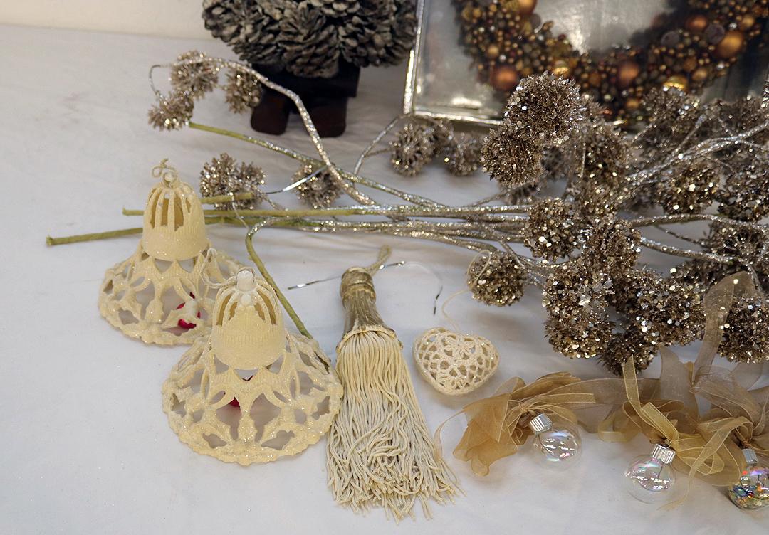 Pinecone Tree, Wreath and Other Christmas Items