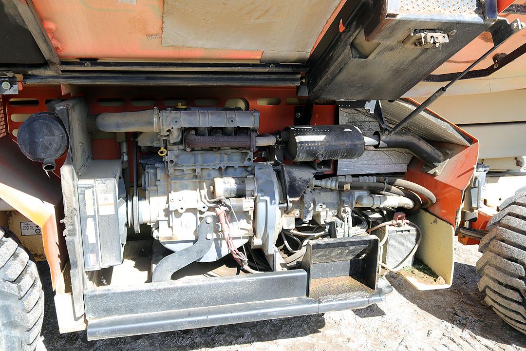 JLG MODEL 3394RT DIESEL POWERED 4WD SCISSOR LIFT