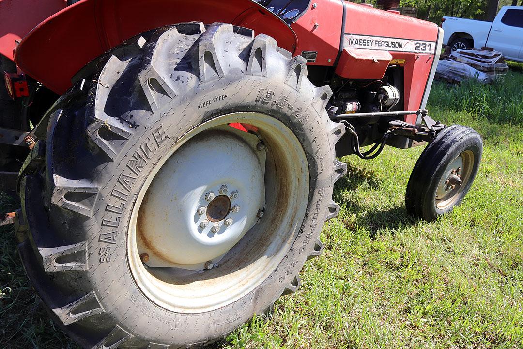 MASSEY FERGUSON MODEL 231 PERKINS DIESEL  WIDE FRONT TRACTOR W/POWER STEERING