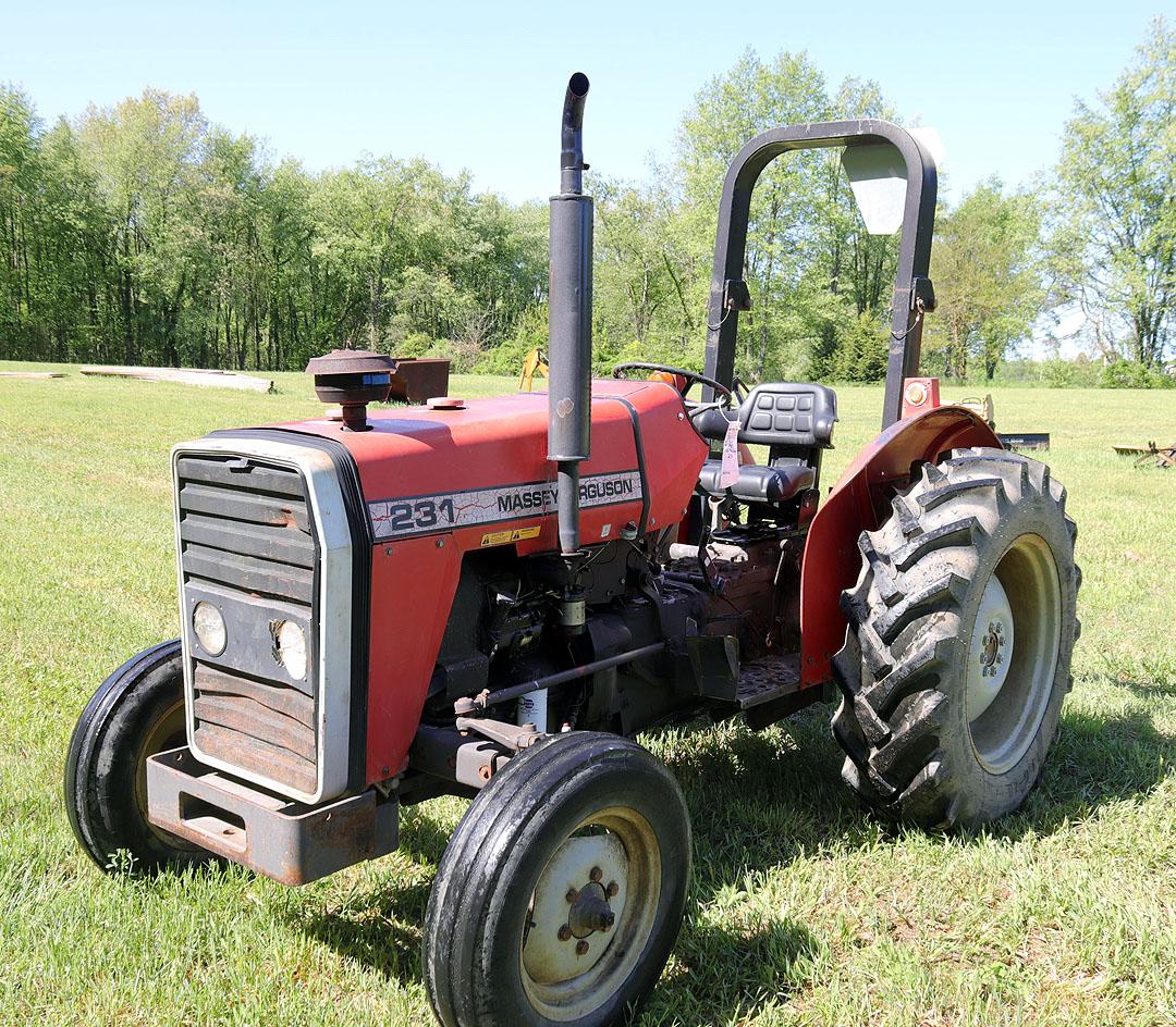 MASSEY FERGUSON MODEL 231 PERKINS DIESEL  WIDE FRONT TRACTOR W/POWER STEERING