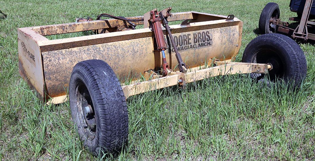 8' TERRA-PLANE HYDRAULIC PULL TYPE LAND LEVELER/SCRAPER