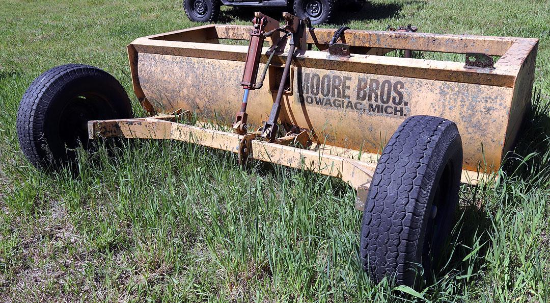 8' TERRA-PLANE HYDRAULIC PULL TYPE LAND LEVELER/SCRAPER