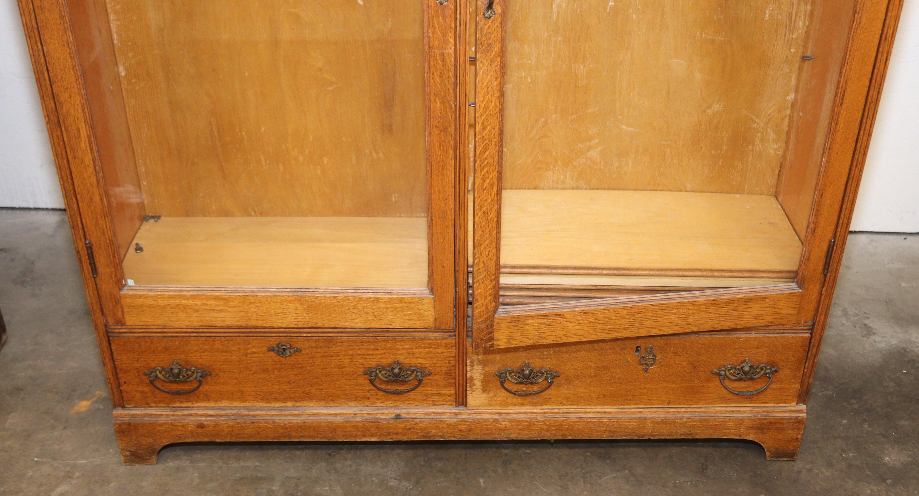 BOOKCASE