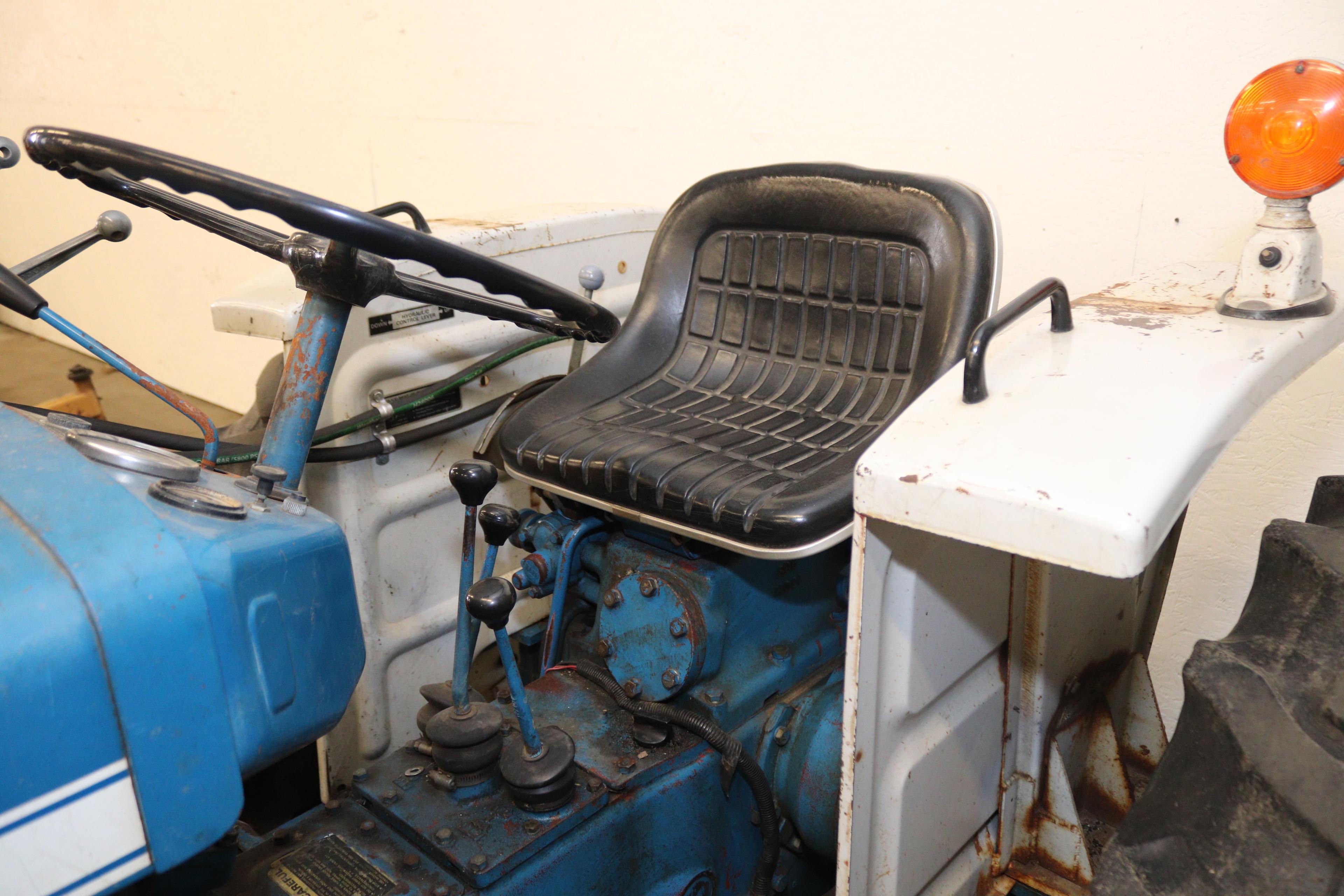 Ford 1000 Diesel Tractor, 2144 Hours, 3 pt. and Kelly Loader 4' with Wheel Weights, Full Set of Chai