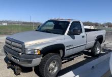 2000 Dodge Ram 2500 4x4 Pickup Truck V8 Engine, 212,684 miles, VIN 3B7KF26Z01M292045, Truck will not