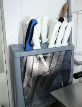 KNIFE STATION & KNIVES