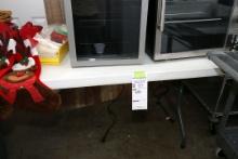 FOLDING TABLE